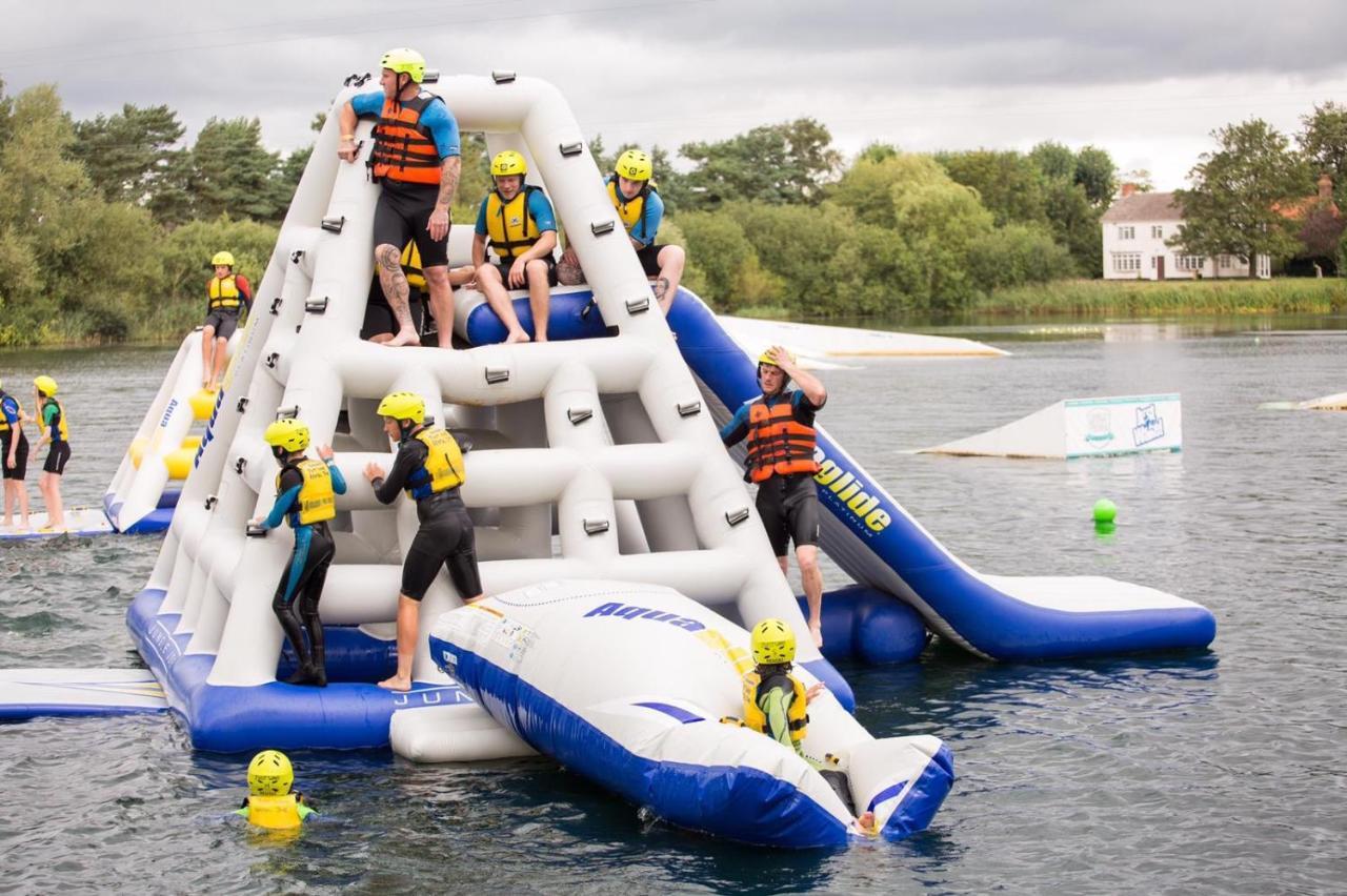 Calypso Hot Tub Breaks Tattershall Lakes Pet Friendly Exterior foto