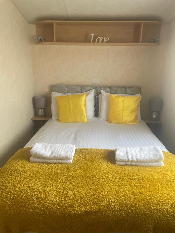 Calypso Hot Tub Breaks Tattershall Lakes Pet Friendly Exterior foto