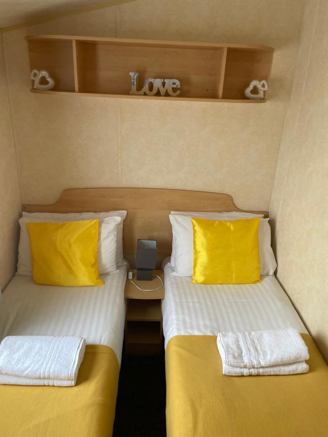 Calypso Hot Tub Breaks Tattershall Lakes Pet Friendly Exterior foto